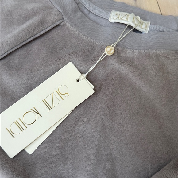 Suzie Kondi NIKRI SABA Raglan Velour Top - Picture 7 of 9